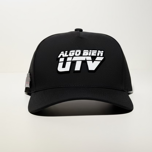 Black cap with 'ALGO BIEN UTV' logo on a gray background